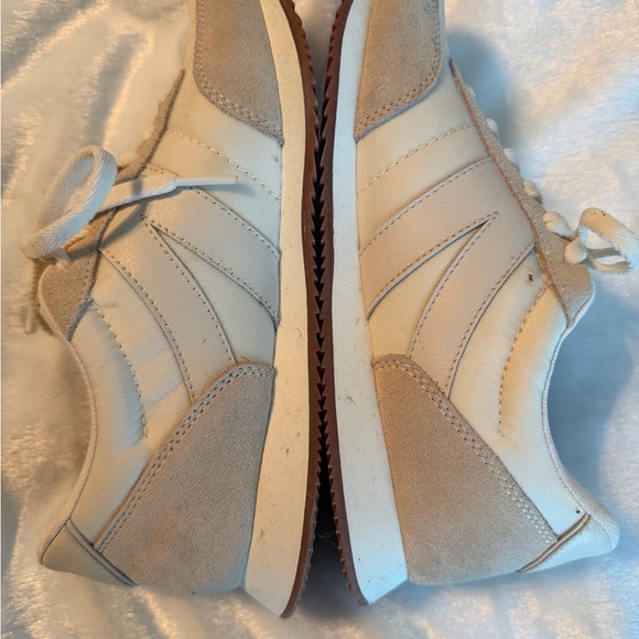 Women's Kizik Slip on Sneakers - Picture 8 of 11